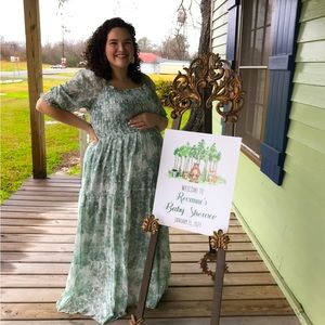 Bump friendly dress fits size 18